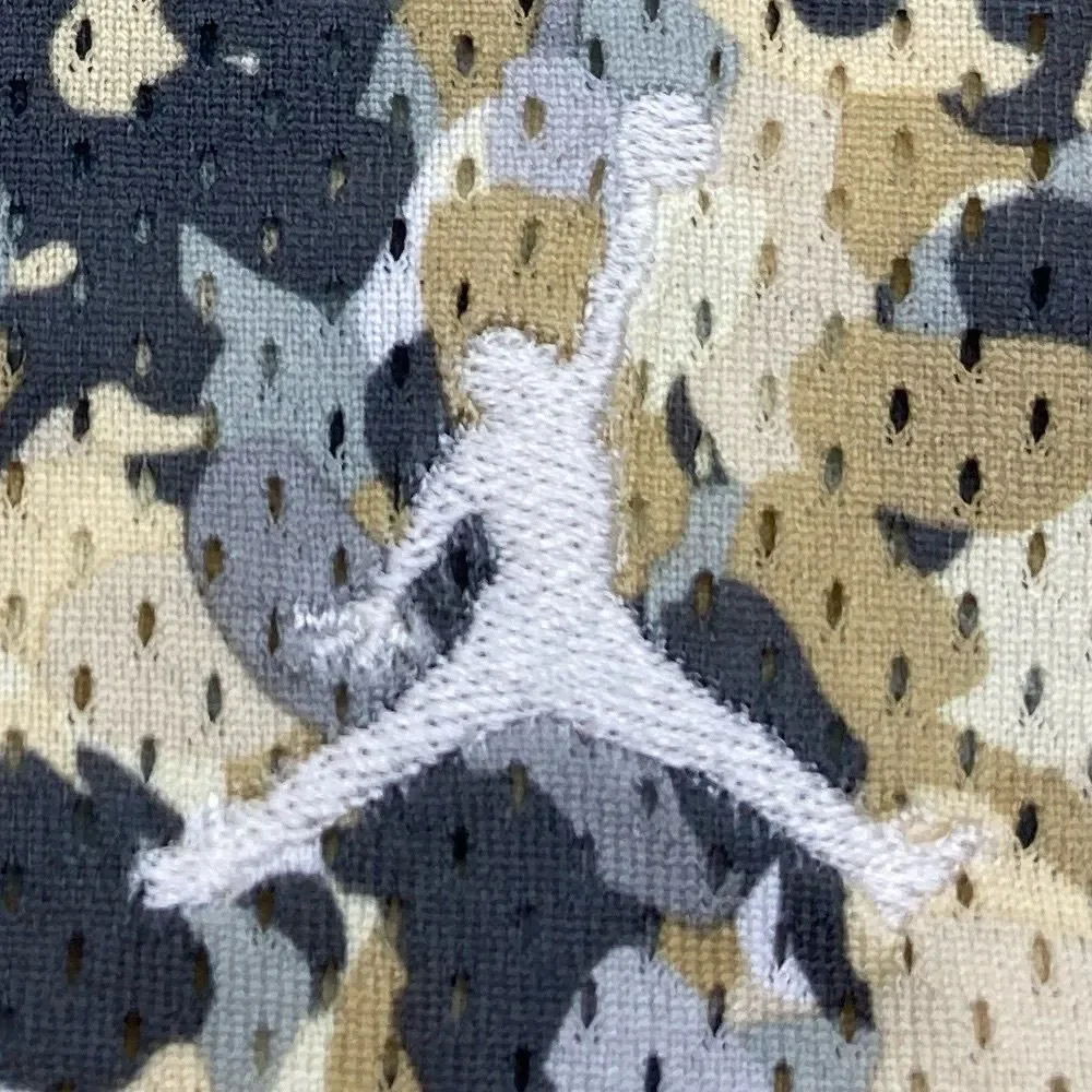 NWT Jordan Essentials Men’s Poolside Shirt M